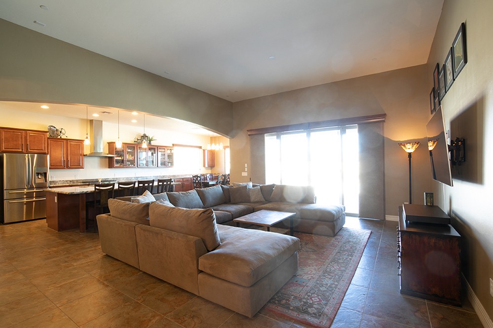 экспертное мнение фотографа про устойчивость оптики к бликам. Кирилл Толль. Москва.