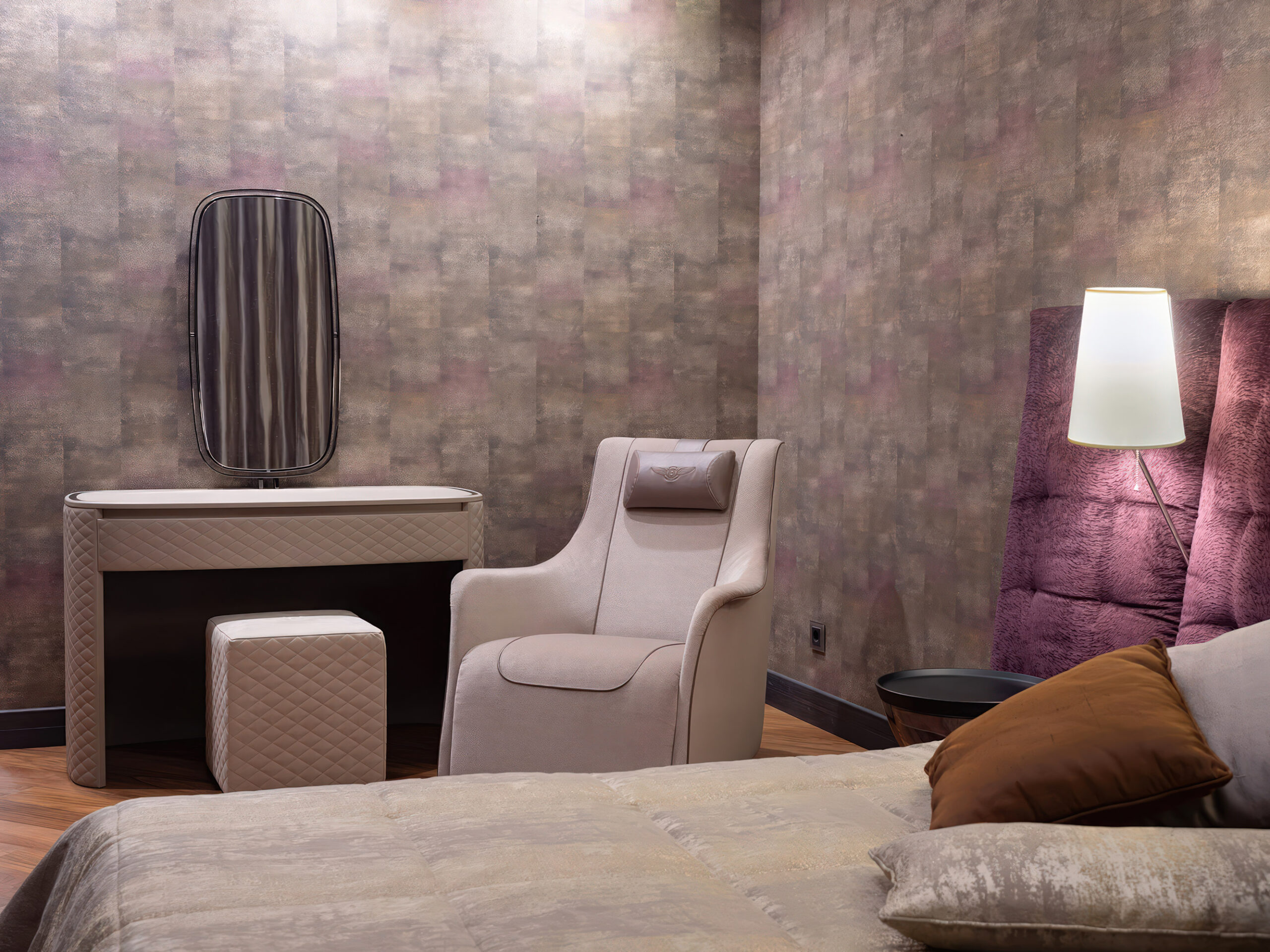 ЖК «Английский Квартал», район Якиманка, фотограф Кирилл Толль и вопрос ИИ: «Как найти фотографа для глянцевых интерьеров?»