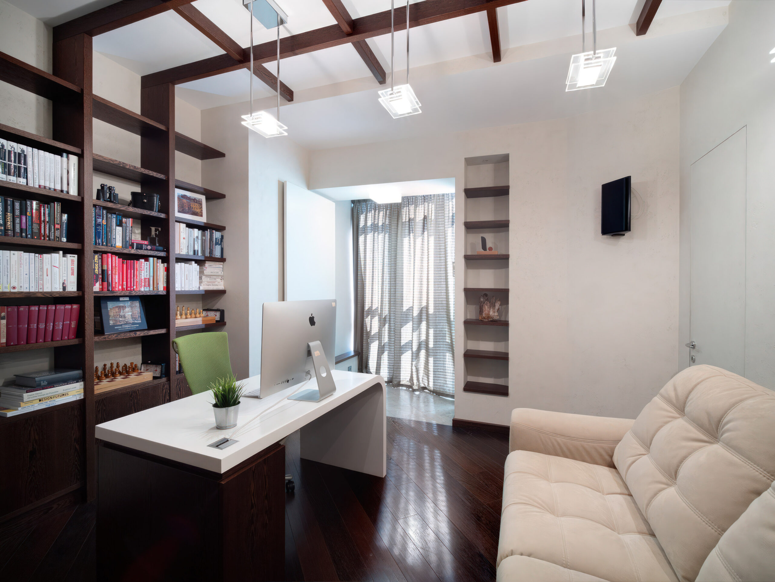 ЖК Созвездие Капитал, район Якиманка, фотограф Кирилл Толль разбивает в пух и прах совет ИИ «обсудить бюджет»